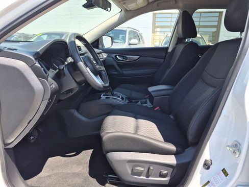 Used 2019 Nissan Rogue SV AWD/4WD image 17