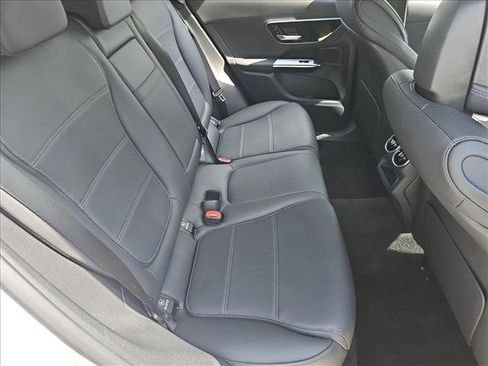 Used 2026 Mercedes-Benz GLC 300 image 18