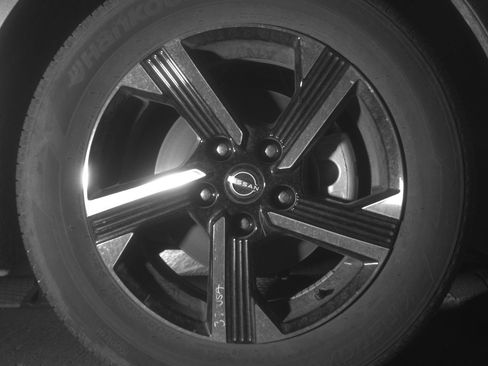 Used 2025 Nissan Sentra SV FWD image 13