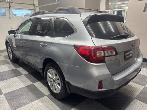 Used 2017 Subaru Outback 2.5i Premium AWD/4WD image 10