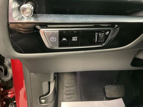 Used 2024 Cadillac Lyriq Luxury image 18