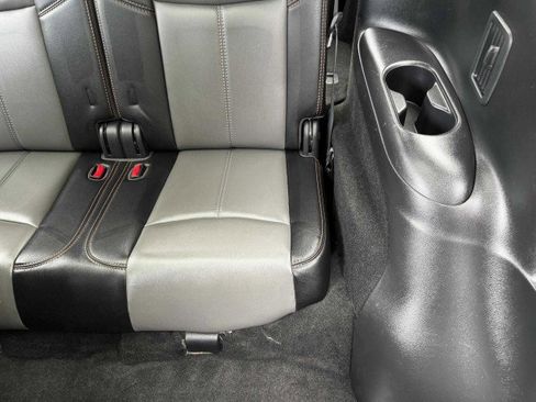 Used 2020 Nissan Pathfinder SL image 51