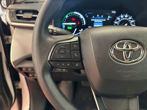 Certified 2025 Toyota Sienna LE w/ LE Plus Package AWD/4WD image 20