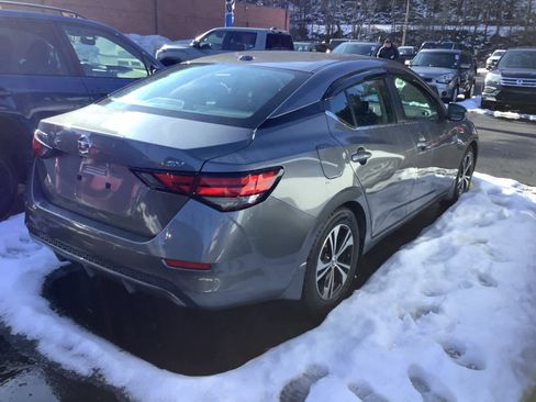 Used 2022 Nissan Sentra SV image 2