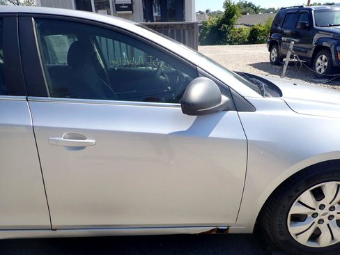 Used 2012 Chevrolet Cruze LS image 12