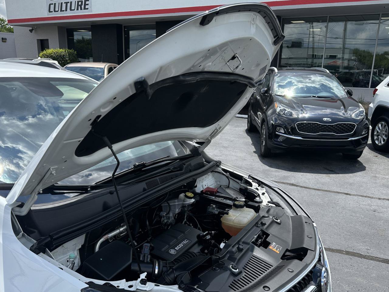 Used 2020 Buick Encore Preferred w/ Safety Package FWD image 20