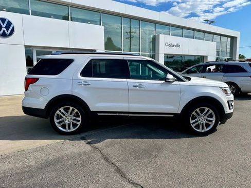 Used 2017 Ford Explorer Limited w/ Equipment Group 301A AWD/4WD image 8
