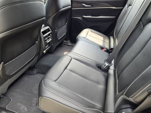 New 2025 Jeep Grand Cherokee Limited w/ Black Appearance Package image 22