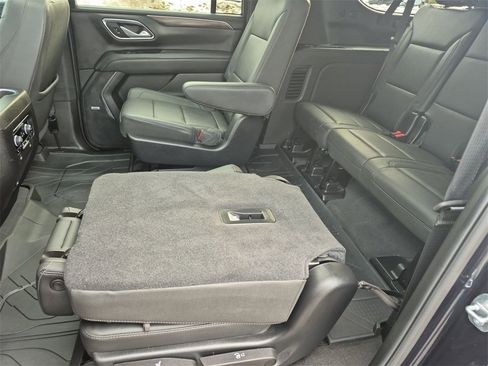 Used 2024 Chevrolet Suburban Z71 w/ Luxury Package image 30