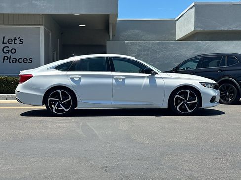 Used 2022 Honda Accord Sport image 6