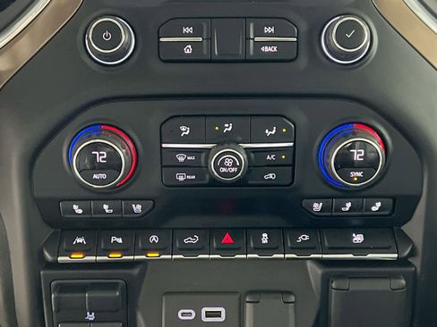 Used 2021 Chevrolet Silverado 1500 High Country w/ Technology Package image 20