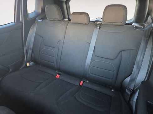 Used 2018 Jeep Renegade Latitude image 13