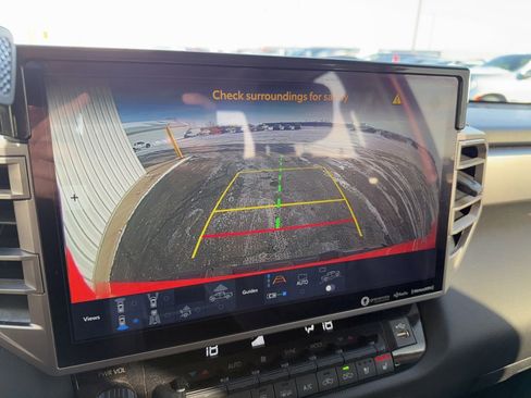 Used 2024 Toyota Tundra Limited image 17