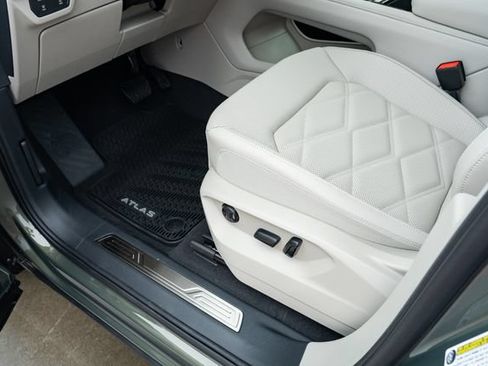 New 2026 Volkswagen Atlas SE FWD image 29