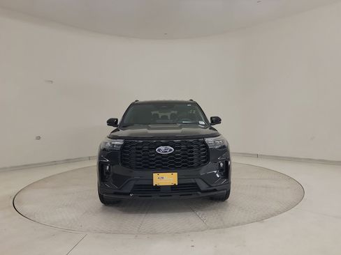 Used 2025 Ford Explorer ST-Line w/ ST-Line Street Pack AWD/4WD image 4