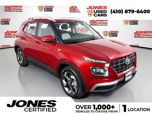 Used 2024 Hyundai Venue SEL FWD image 1