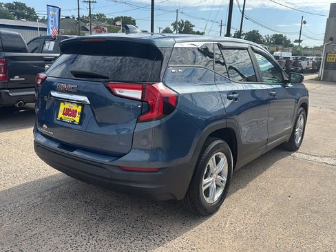 Used 2024 GMC Terrain SLE FWD image 5