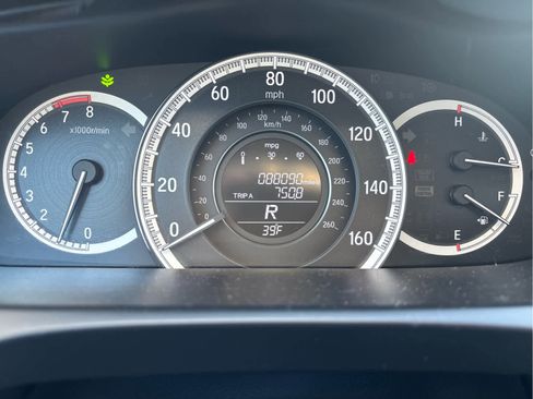 Used 2017 Honda Accord LX image 9