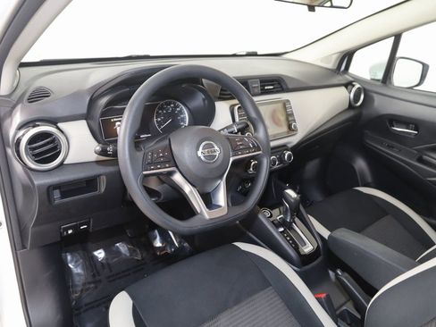 Used 2020 Nissan Versa SV image 21