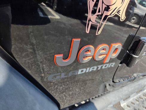 Used 2020 Jeep Gladiator Mojave AWD/4WD image 9