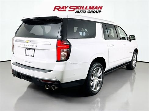 Used 2023 Chevrolet Suburban High Country w/ Advanced Technology Package image 7