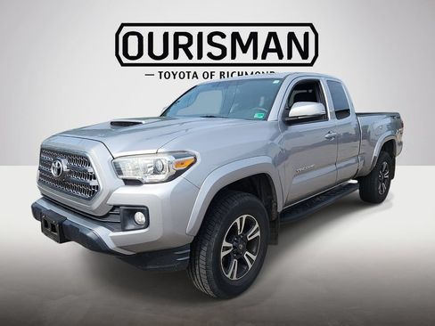 Used 2016 Toyota Tacoma TRD Sport w/ Towing Package RWD image 3
