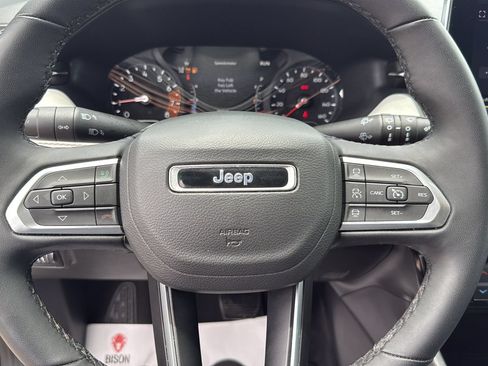 Used 2025 Jeep Compass Limited AWD/4WD image 13
