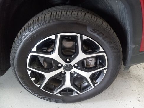 Used 2025 Jeep Compass Limited AWD/4WD image 4