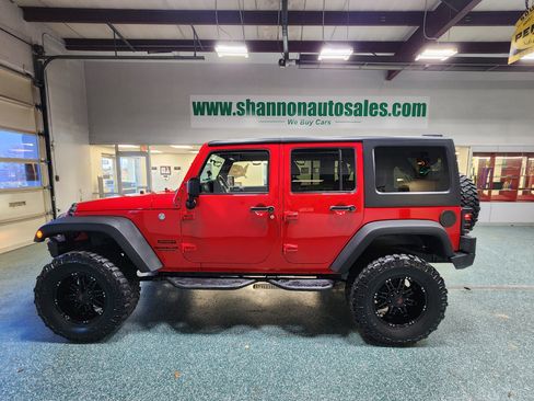 Used 2017 Jeep Wrangler Unlimited Sport w/ Connectivity Group image 11