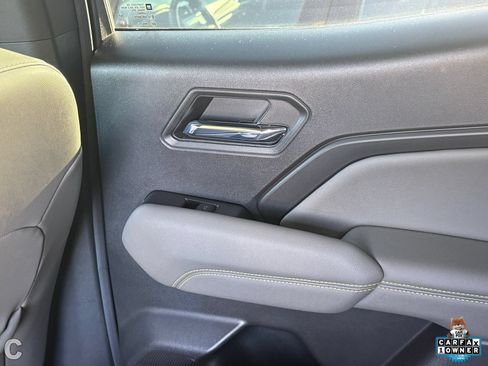 Used 2024 Chevrolet Colorado ZR2 w/ Technology Package AWD/4WD image 13