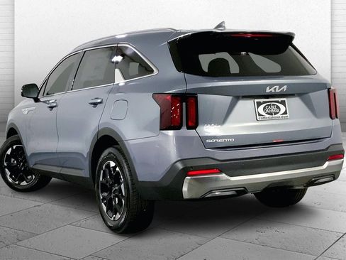 New 2025 Kia Sorento S FWD image 3