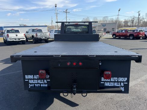 Used 2020 Ford F550 XLT image 3