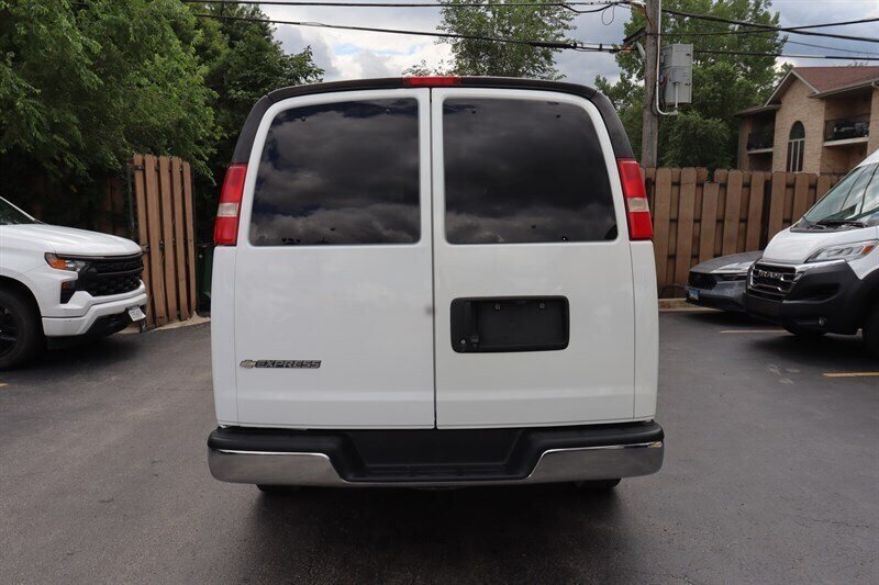Used 2018 Chevrolet Express 3500 LT w/ LT Preferred Equipment Group RWD image 6