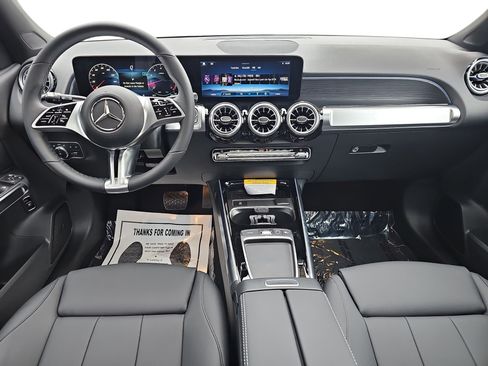 New 2026 Mercedes-Benz GLB 250 image 9