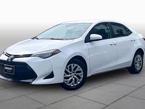 Used 2018 Toyota Corolla LE FWD image 1
