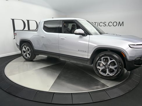 Used 2023 Rivian R1T Adventure AWD/4WD image 12