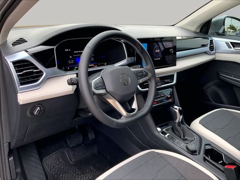 New 2026 Volkswagen Taos SE AWD/4WD image 8