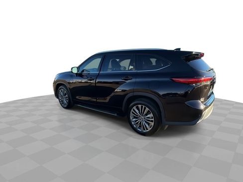 Used 2021 Toyota Highlander Platinum image 6