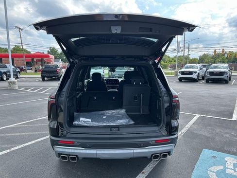 New 2026 Chevrolet Traverse LT w/ Enhanced Driving Package image 4