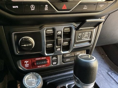 Used 2023 Jeep Gladiator Rubicon w/ LED Lighting Group image 51