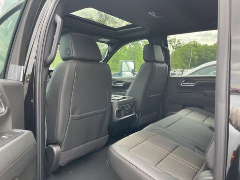 New 2026 Chevrolet Silverado 2500 High Country w/ High Country Premium Package AWD/4WD image 9