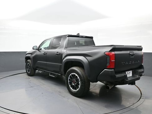 Certified 2025 Toyota Tacoma TRD Off-Road image 8
