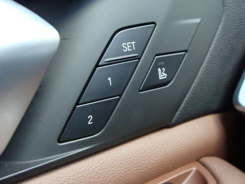 Used 2021 BMW X5 M50i w/ Executive Package image 29