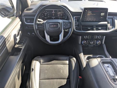 Used 2023 GMC Yukon SLT image 15