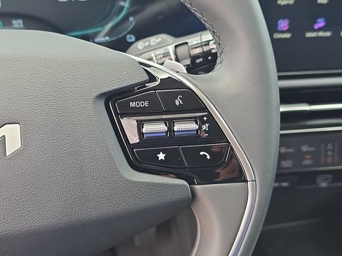 New 2026 Kia Niro EX FWD image 30