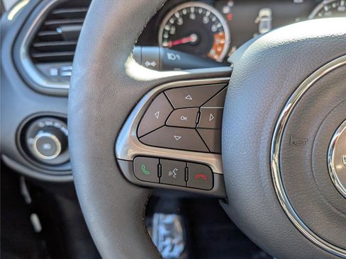 Used 2022 Jeep Renegade Latitude image 20