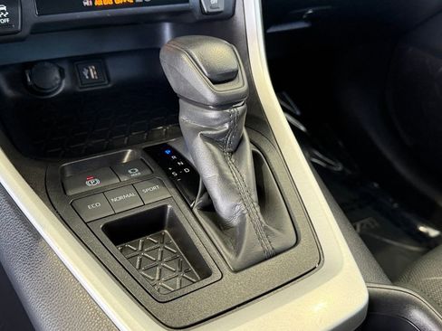 Certified 2025 Toyota RAV4 XLE FWD image 28