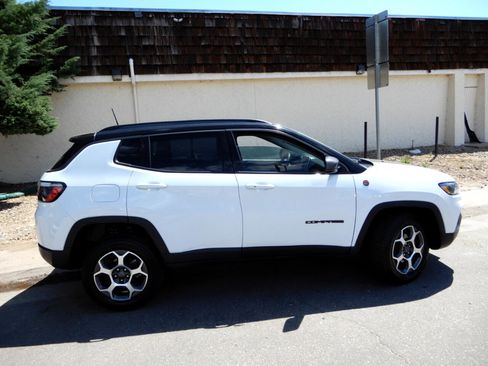 Used 2022 Jeep Compass Trailhawk image 4