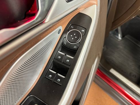 Used 2021 Ford Explorer King Ranch w/ Premium Technology Package image 18