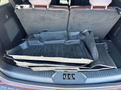 Used 2020 Ford Explorer Platinum image 17